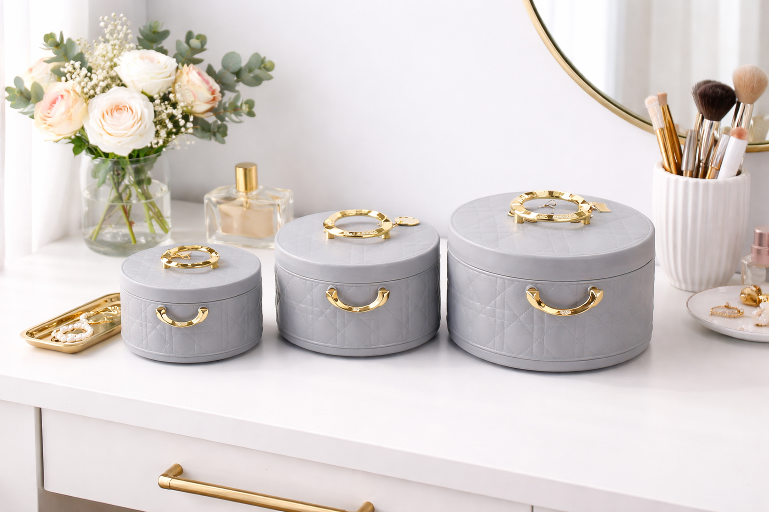 Luxury Insulated Food Warmer Casserole with a Quilted Pattern