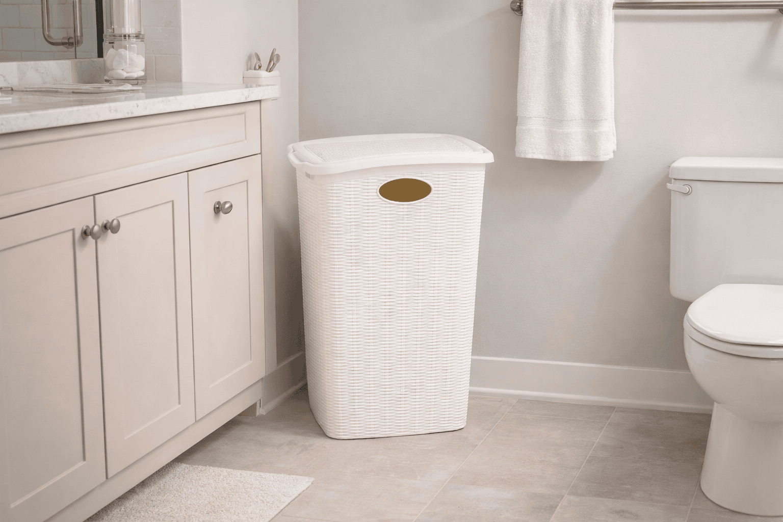 Elegance Rattan-Look Plastic Laundry Hamper - Image 2